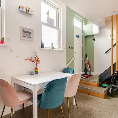 Stylish House In Dom wakacyjny Dublin